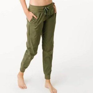 ZYIA Trail Olive Green Jogger